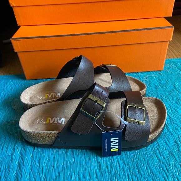 Sandals - Picture 4 of 8